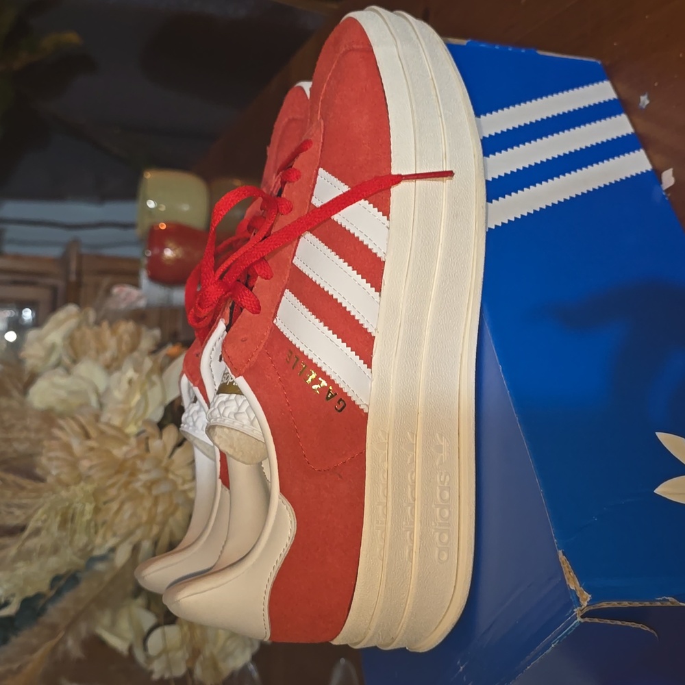 Gazelle red and white platform sneakers